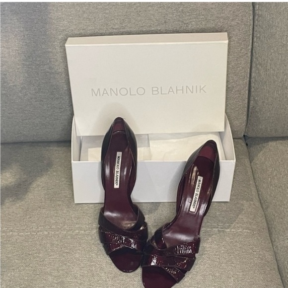 Manolo Blahnik burgundy Patent Leather cross Cross Strap High Heel Sandals - Picture 4 of 7